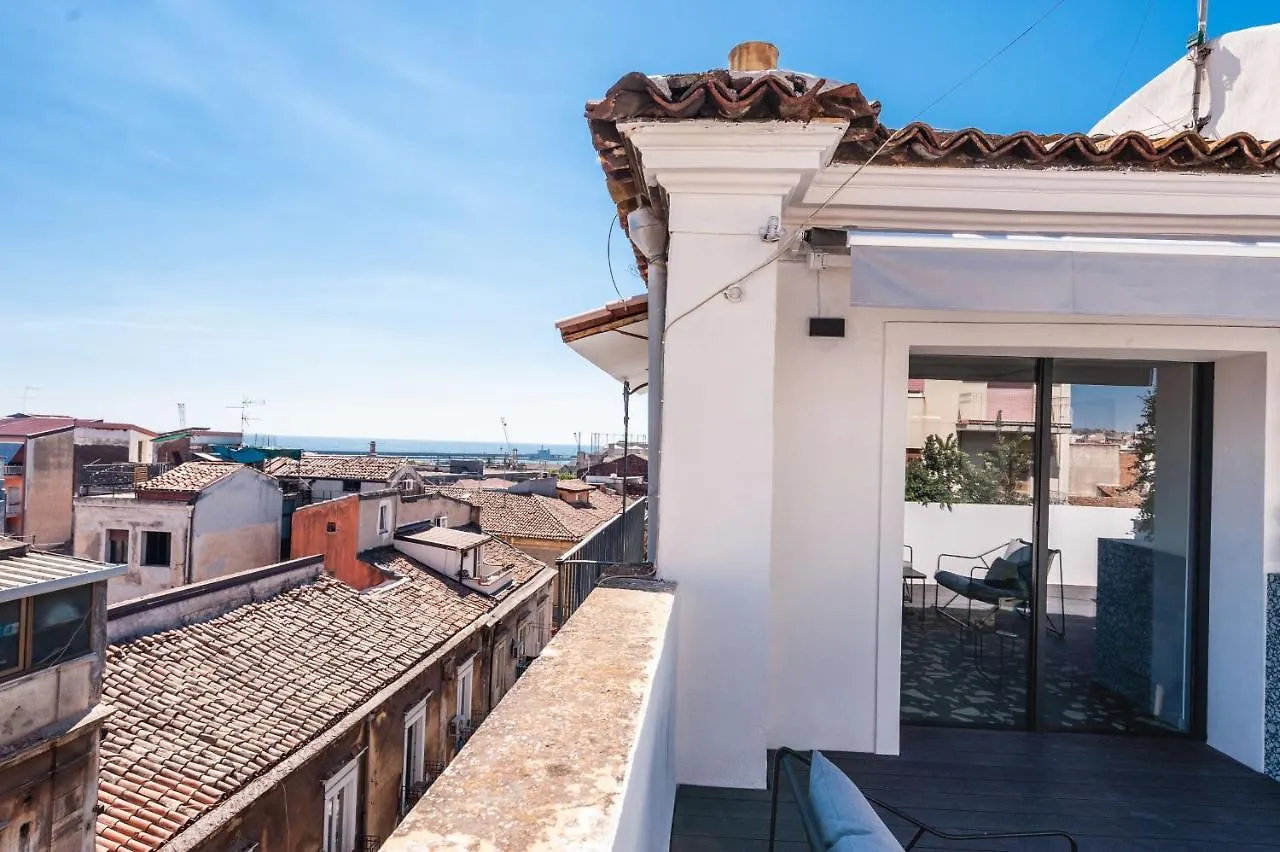 Grimaldi Apartments With Terrace By Wonderful Italy CTA 0*,  Itálie